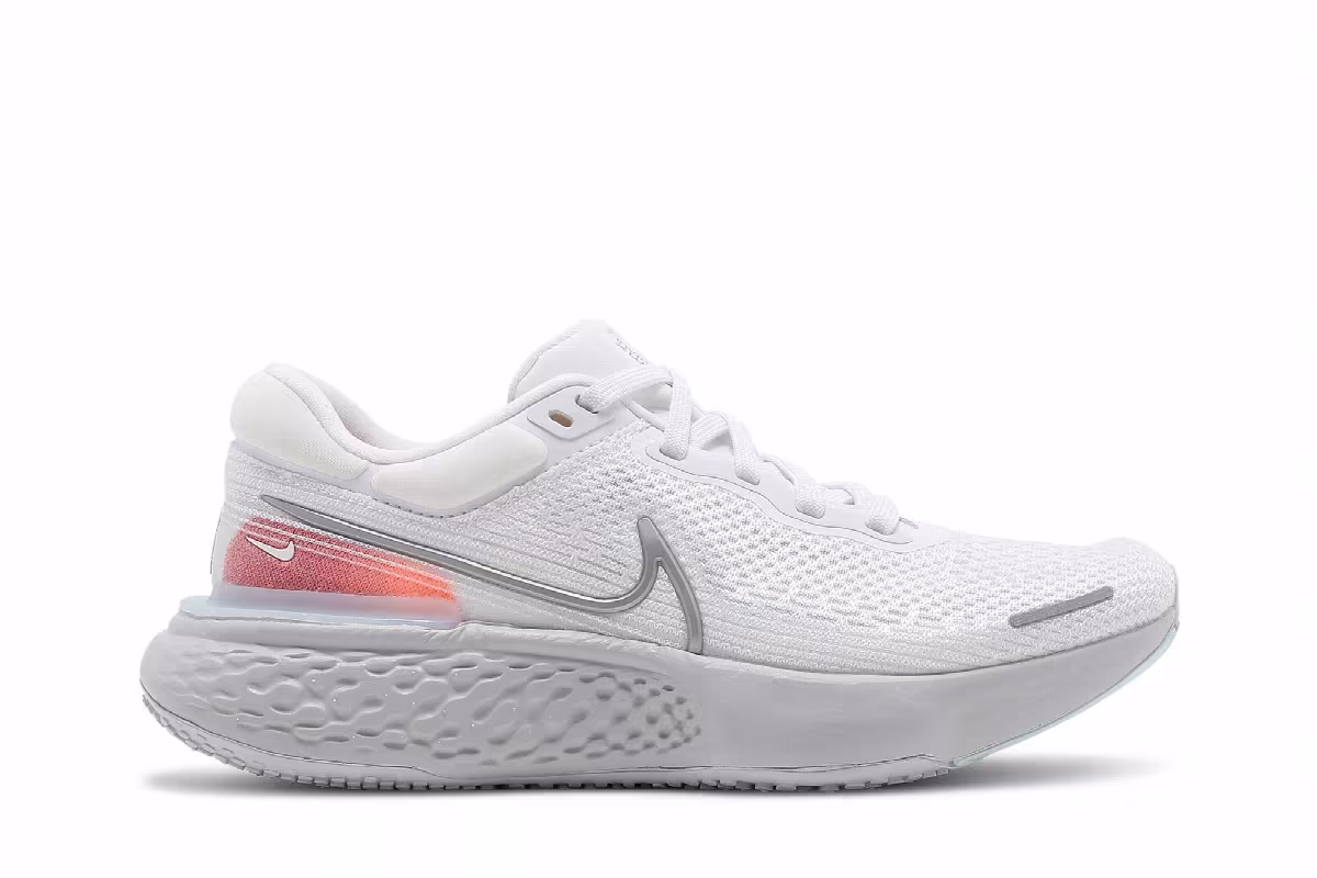 Nike ZoomX Invincible Run Flyknit White Metallic Silver, view 2