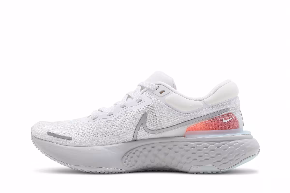 Nike ZoomX Invincible Run Flyknit White Metallic Silver, view 4
