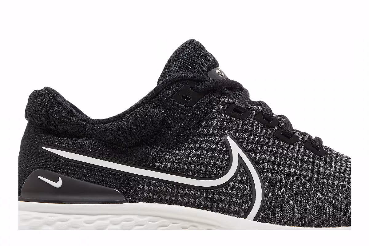 Nike ZoomX Invincible Run Flyknit 2 Black Summit White, view 3