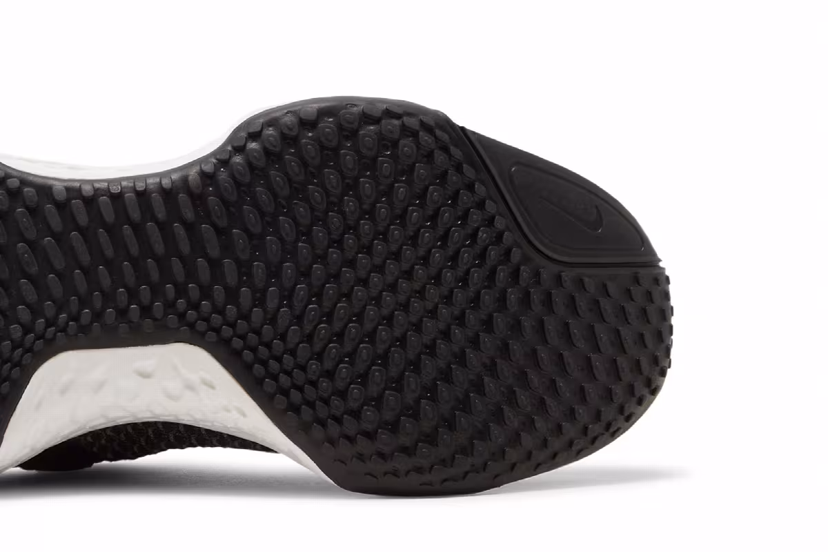 Nike ZoomX Invincible Run Flyknit 2 Black Summit White, view 6
