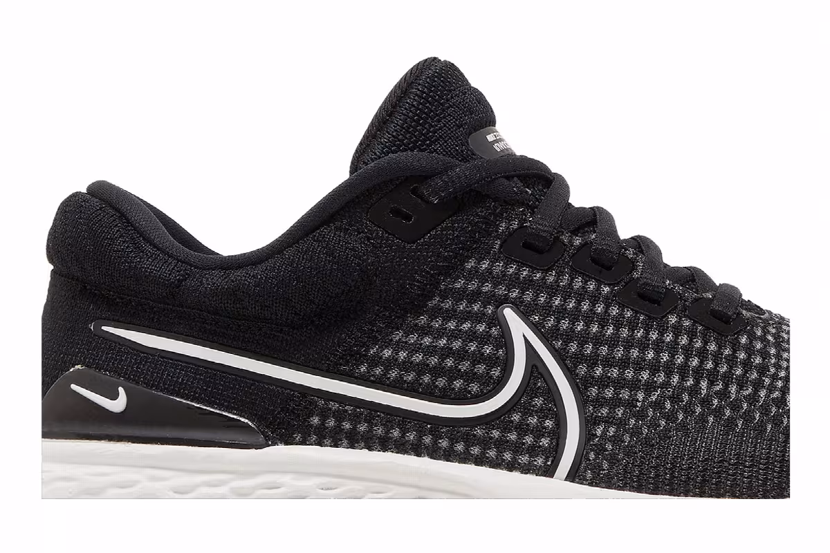 Nike Women's ZoomX Invincible Run Flyknit 2 Black White, view 3