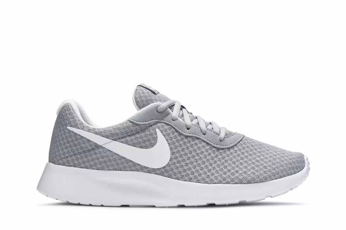 Nike Women's Tanjun Wolf Grey, view 2