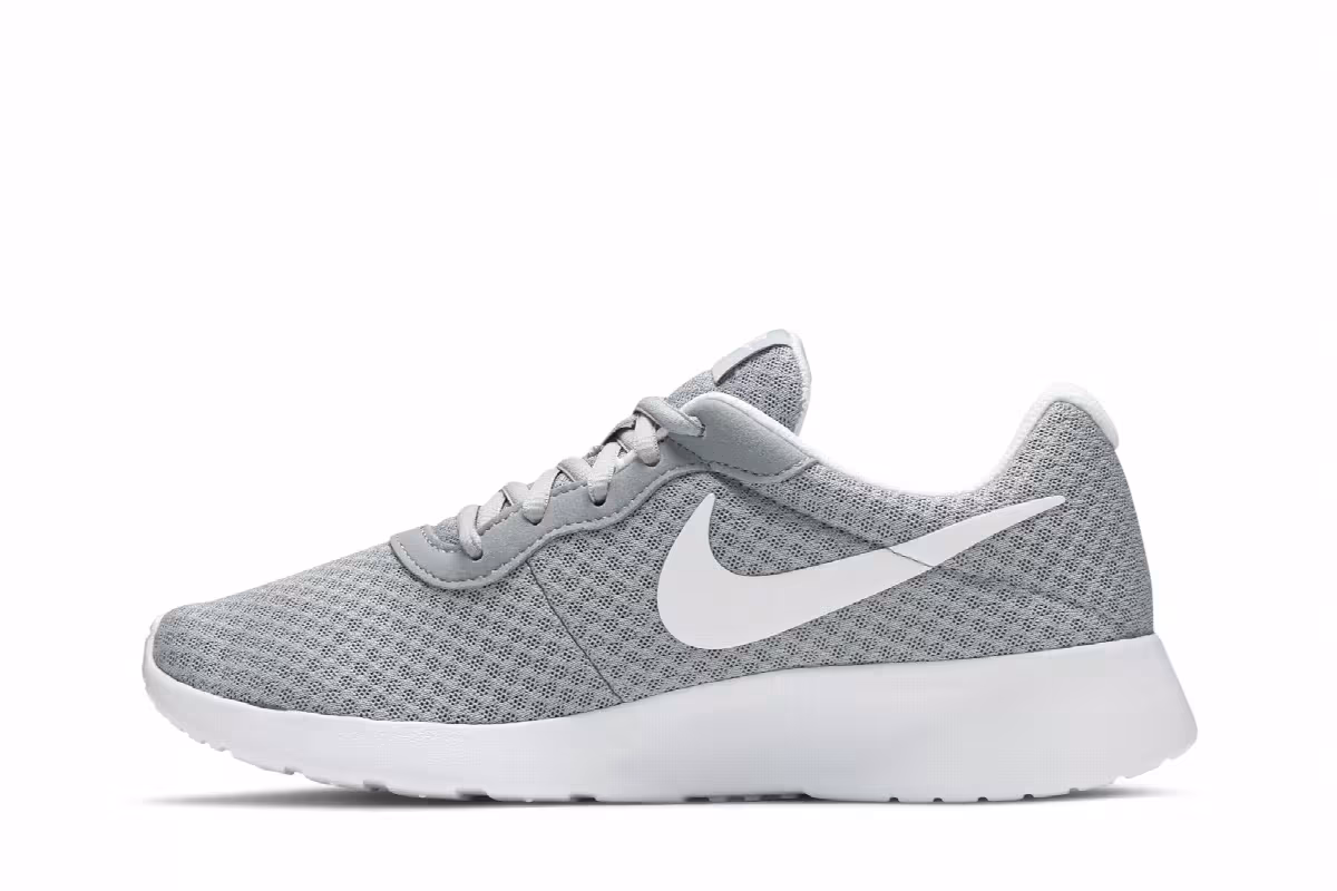 Nike Women's Tanjun Wolf Grey, view 4