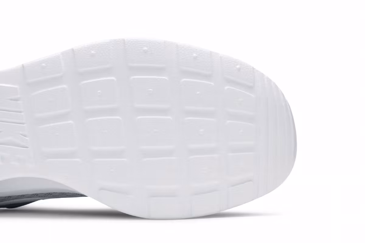 Nike Women's Tanjun Wolf Grey, view 6