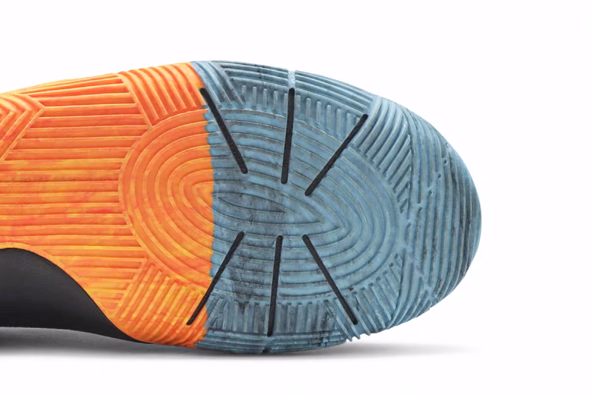 Nike Kyrie 2 GS BHM, view 6