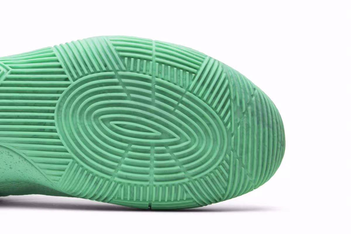 Nike Kyrie 2 EP What The, view 6