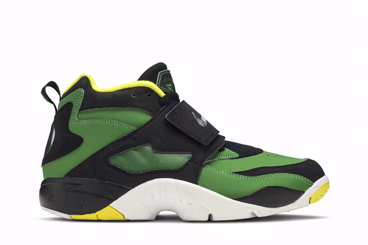 Nike Air Diamond Turf Oregon Ducks, view 2