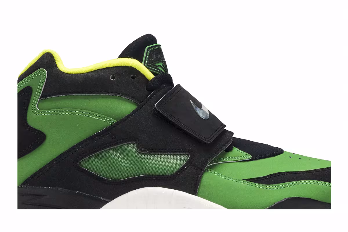Nike Air Diamond Turf Oregon Ducks, view 3