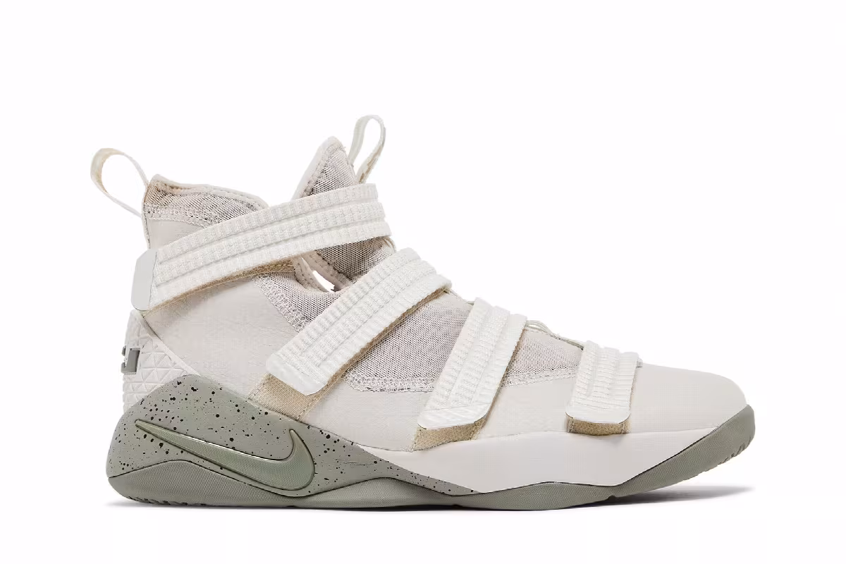 Nike Lebron Soldier 11 GS, view 2