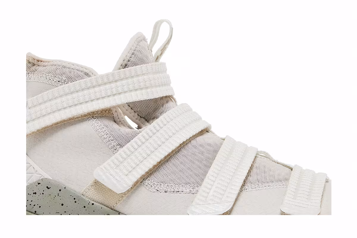Nike Lebron Soldier 11 GS, view 3