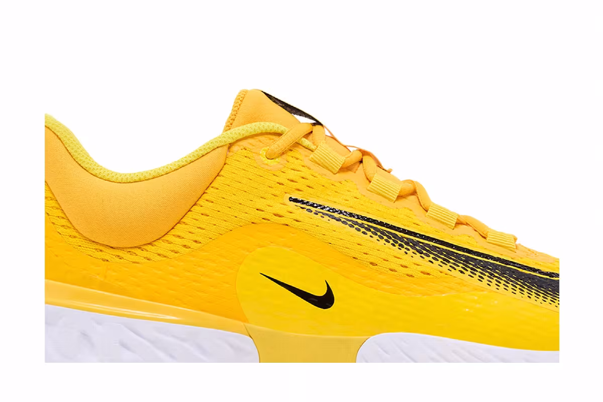 Nike Alpha Huarache Elite 4 Low MCS Amarillo Black, view 3
