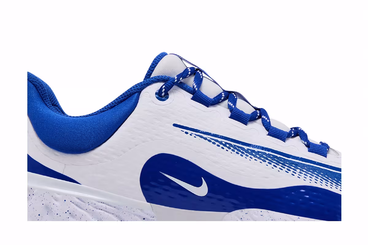 Nike Alpha Huarache Elite 4 Low White Hyper Royal, view 3