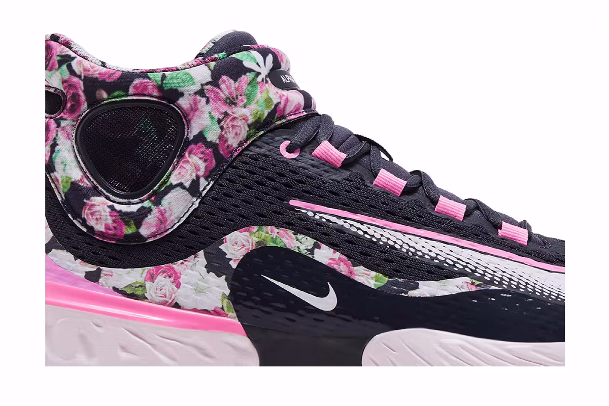 Nike Alpha Huarache Elite 4 Mid Mother's Day, view 3