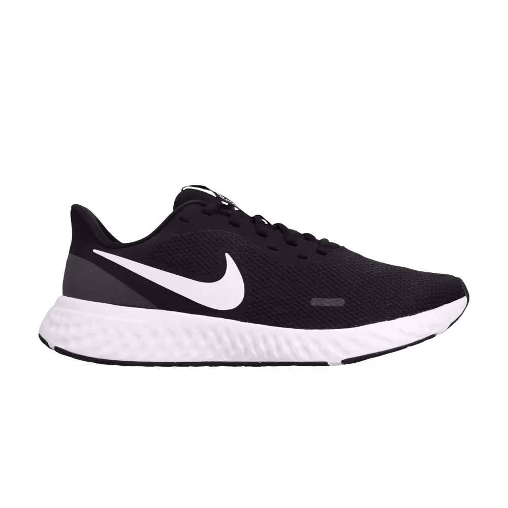 Nike Revolution 5 Black White