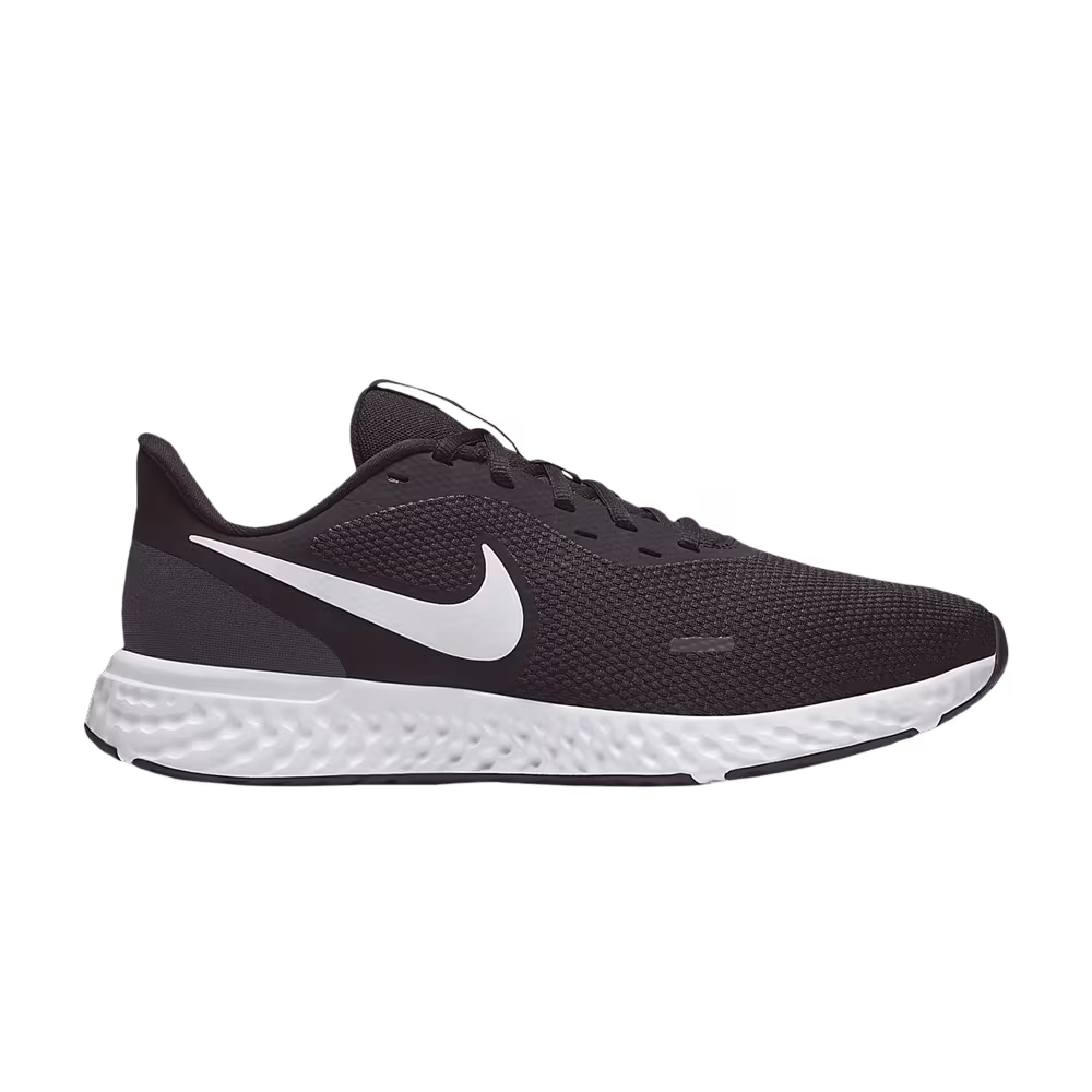 Nike Revolution 5 Extra Wide Black White