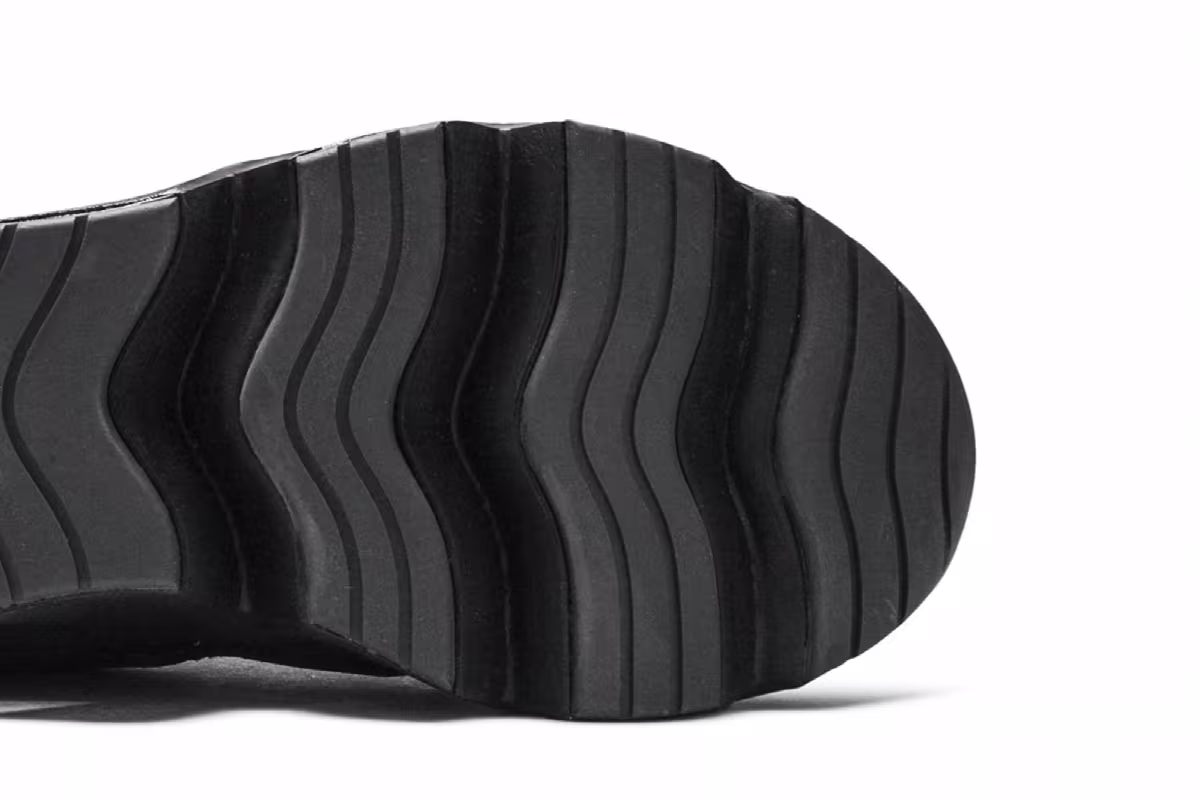 Nike Women's RYZ 365 Black Metallic Grey, view 6
