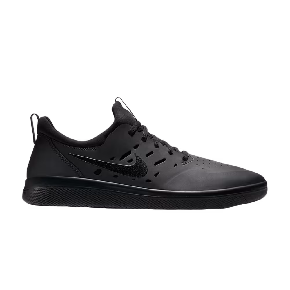 Nike Nyjah Free SB Triple Black