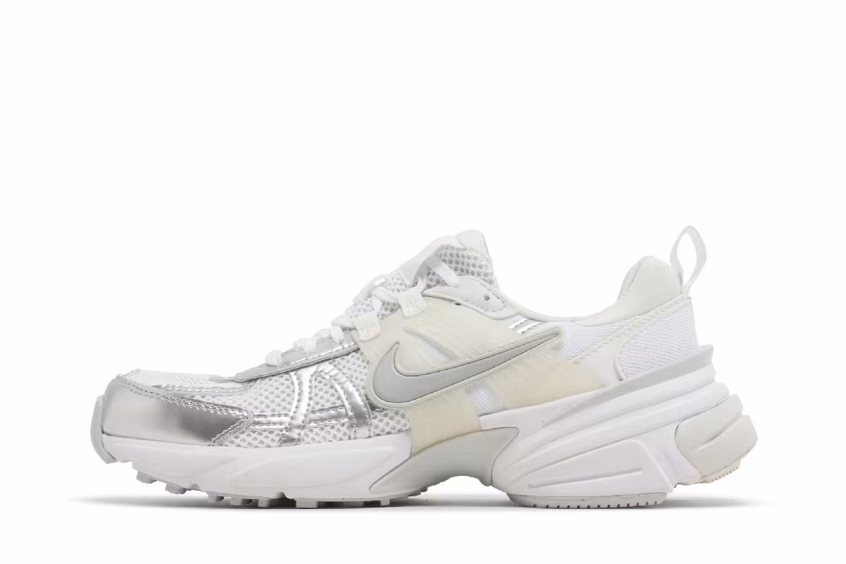 Nike Women's V2K Run Metallic Silver, view 4