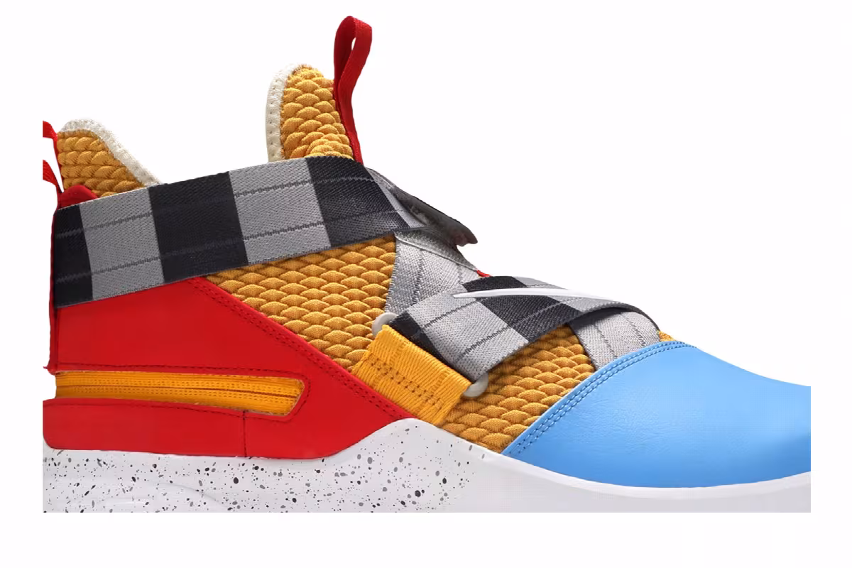 Nike LeBron Soldier 12 FlyEase Extra-Wide Toy Story, view 3