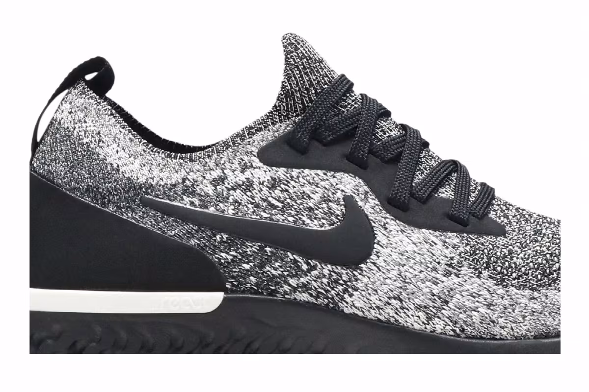 Nike Women's Epic React Flyknit Oreo, view 3