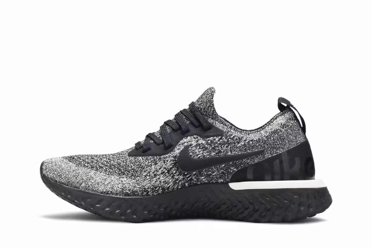 Nike Women's Epic React Flyknit Oreo, view 4