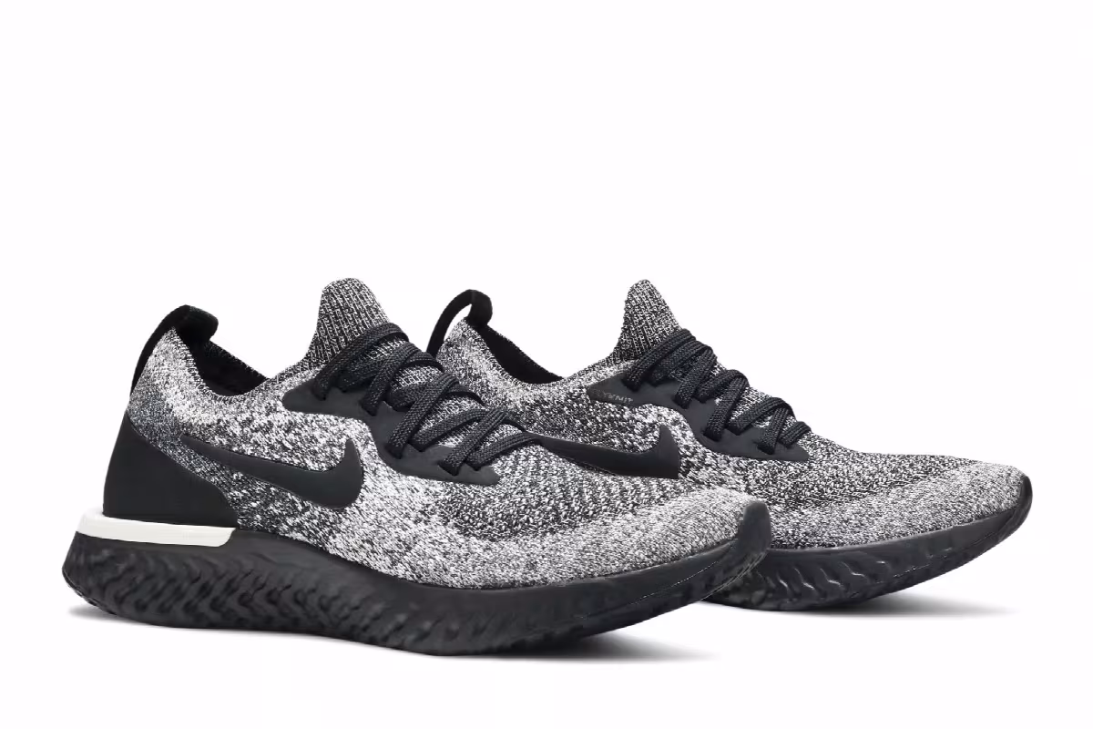 Nike Women's Epic React Flyknit Oreo, view 9