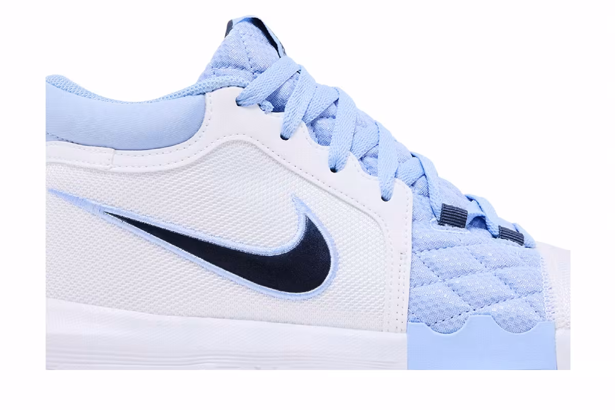 Nike LeBron Witness 8 UNC, view 3