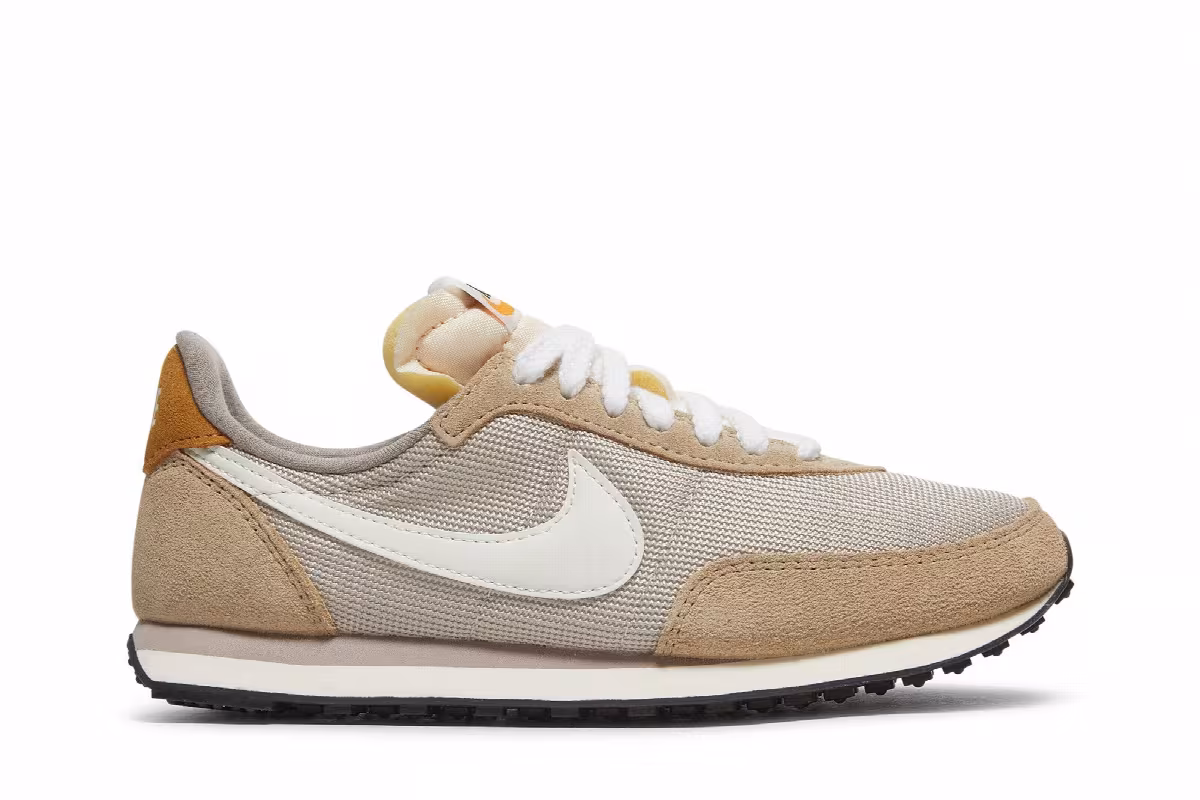 Nike Women's Waffle Trainer 2 SE Desert Sand, view 2