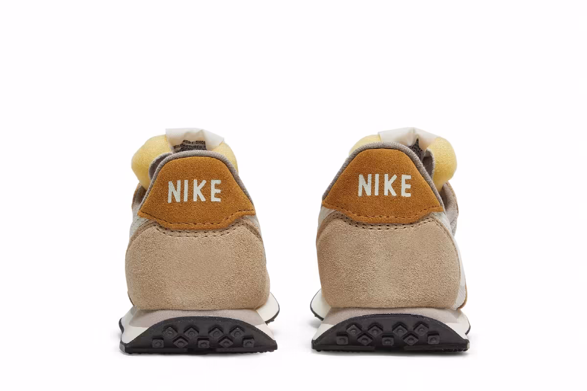 Nike Women's Waffle Trainer 2 SE Desert Sand, view 7