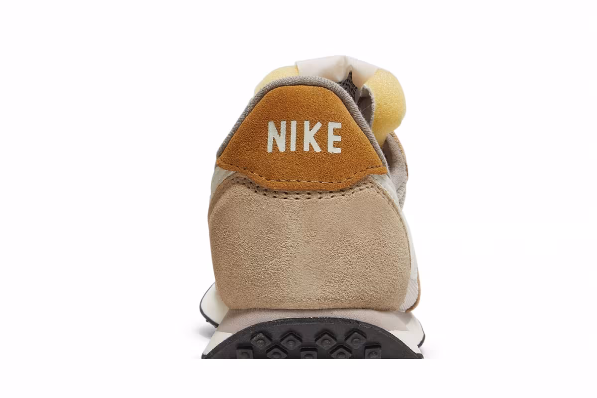 Nike Women's Waffle Trainer 2 SE Desert Sand, view 8