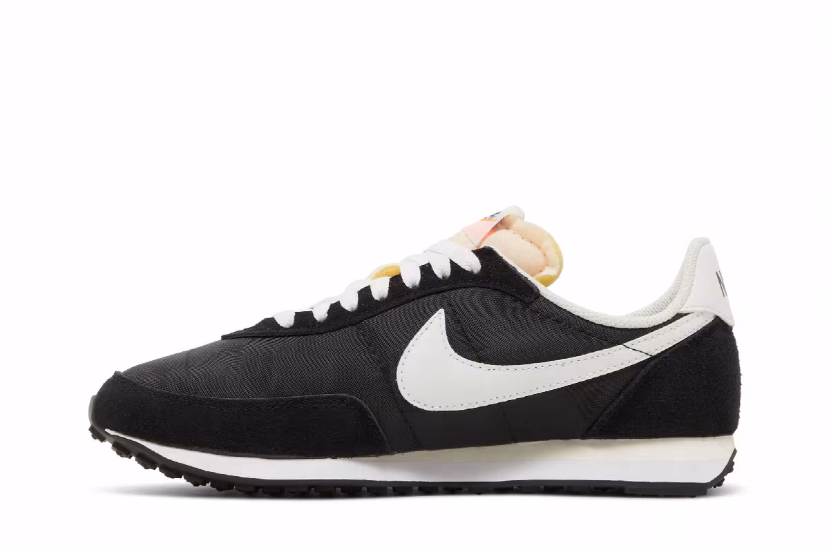 Nike Women's Waffle Trainer 2 Black White, view 4