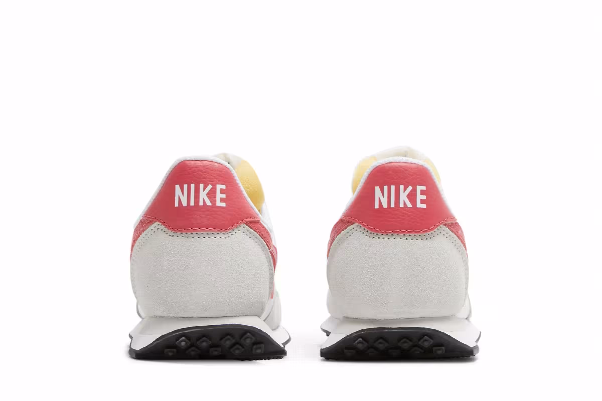 Nike Women's Waffle Trainer 2 Photon Dust Archaeo Pink, view 7