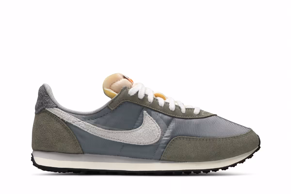 Nike Waffle Trainer 2 SE Mountain White, view 2