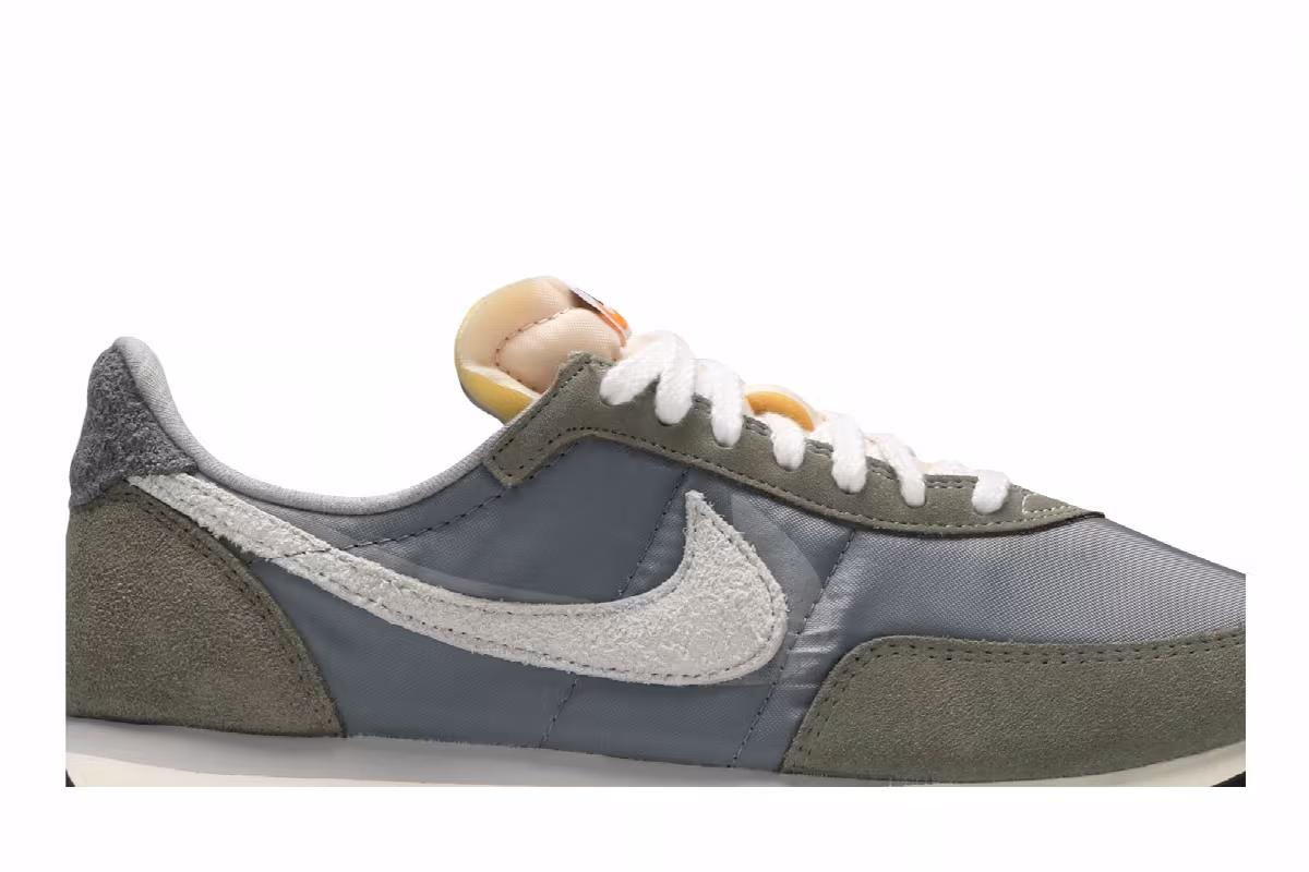 Nike Waffle Trainer 2 SE Mountain White, view 3