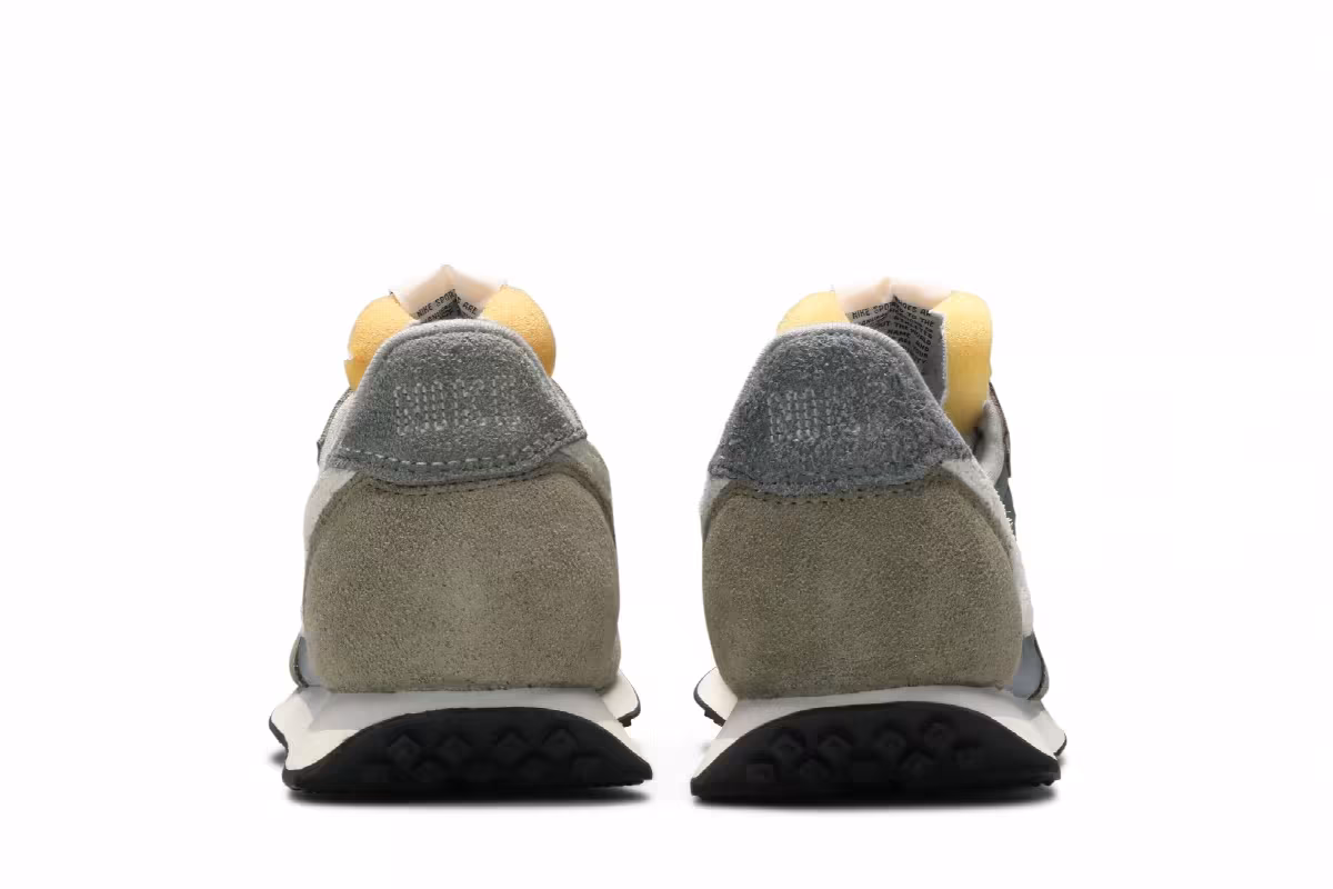 Nike Waffle Trainer 2 SE Mountain White, view 7