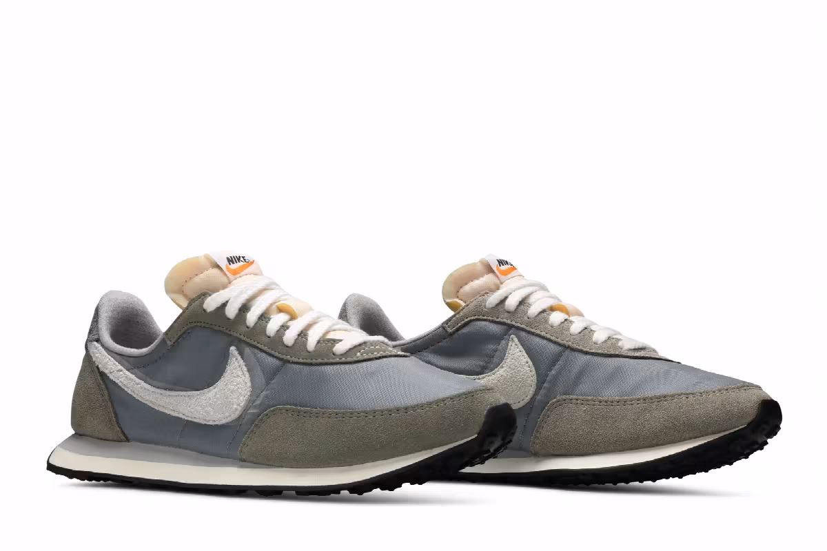 Nike Waffle Trainer 2 SE Mountain White, view 9