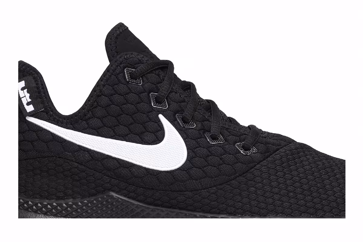 Nike LeBron Witness 3 Black White, view 3