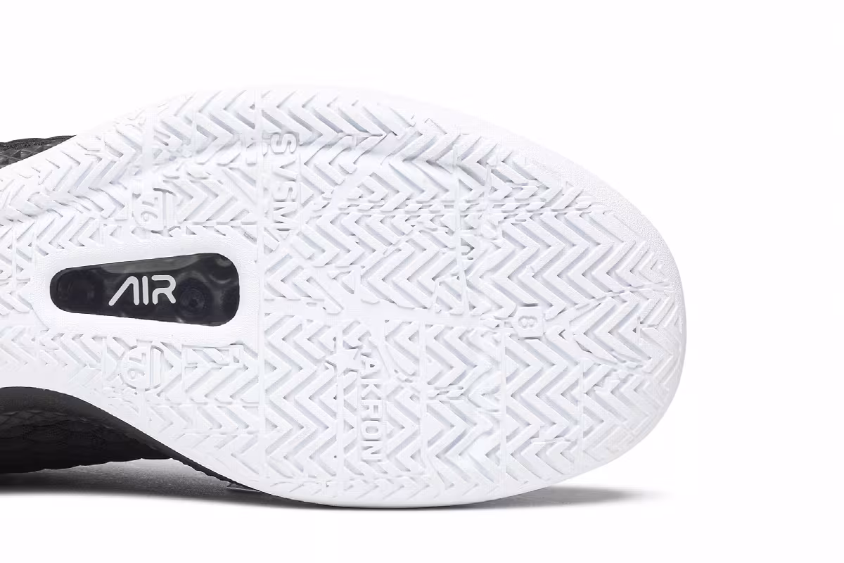 Nike LeBron Witness 3 Black White, view 6