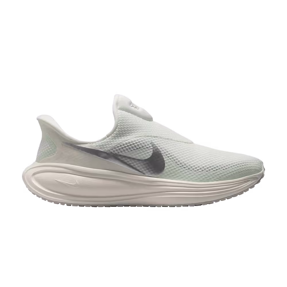 Nike Women's Revolution 8 EasyoOn White Light Green