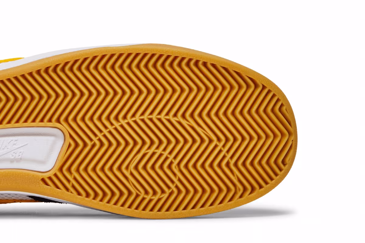 Nike Adversary SB University Gold, view 6