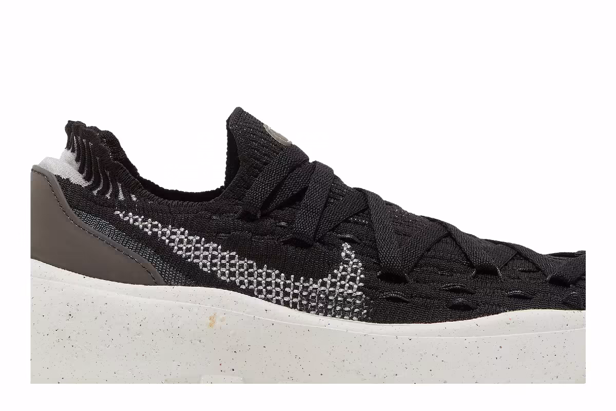 Nike Women's Space Hippie 04 Oreo, view 3