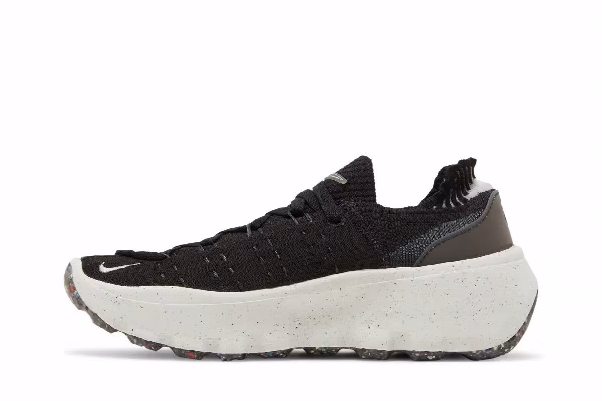 Nike Women's Space Hippie 04 Oreo, view 4