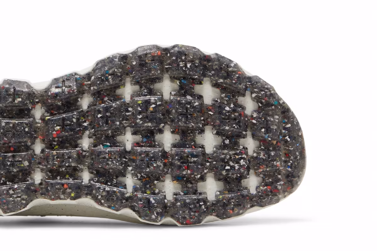 Nike Women's Space Hippie 04 Oreo, view 6