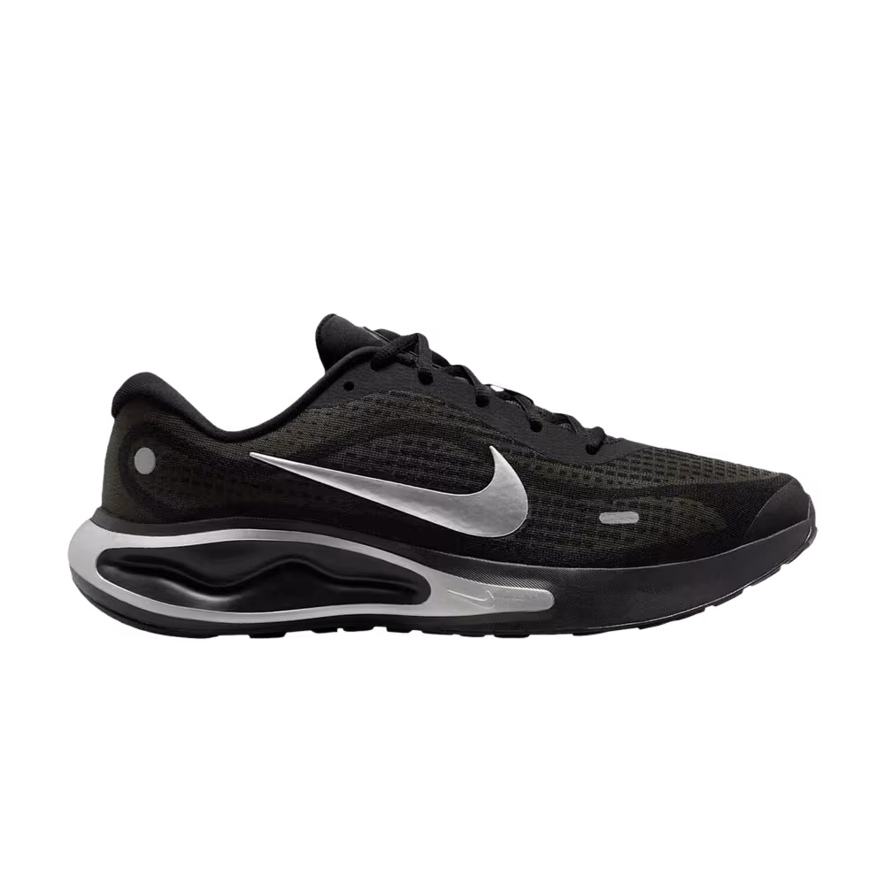 Nike Journey Run Black Metallic Silver