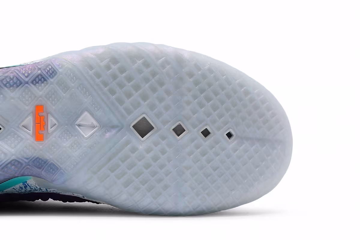 Nike LeBron 18 Best Of 10–18, view 6