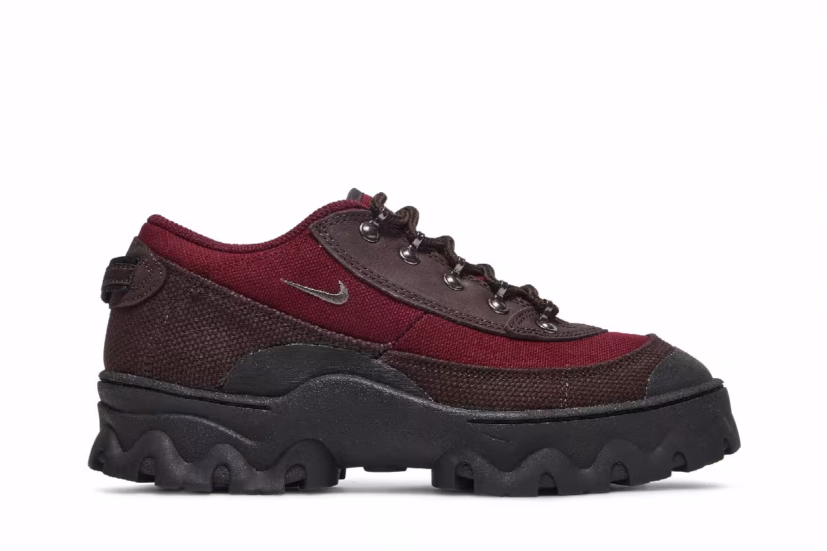 Nike Women's Lahar Low Canvas Madeira Dark Beetroot, view 2