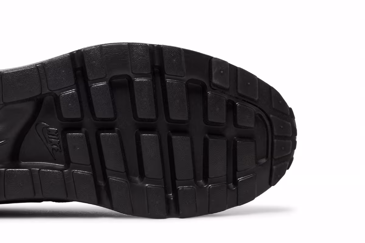 Nike Air Max Zero Essential Triple Black, view 6