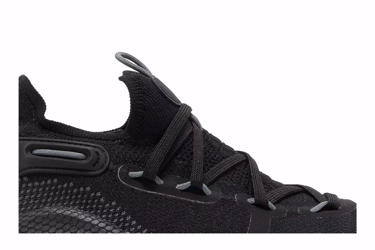 Under Armour Curry 6 Team Black Gold Metallic, view 3