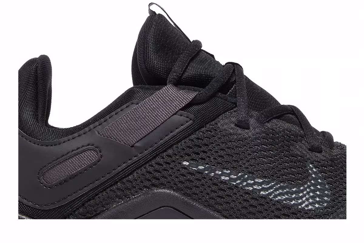 Nike Women's Legend Essential Black Anthracite, view 3