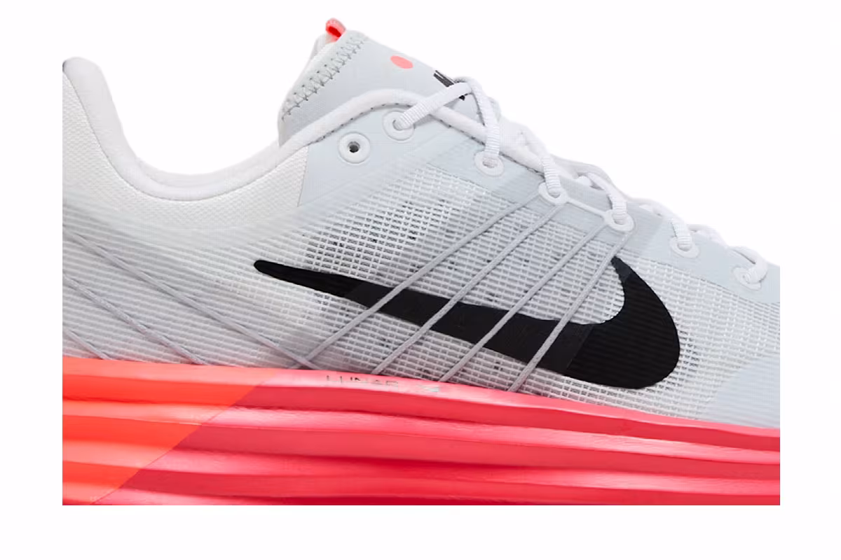 Nike Lunar Roam Hot Lava, view 3